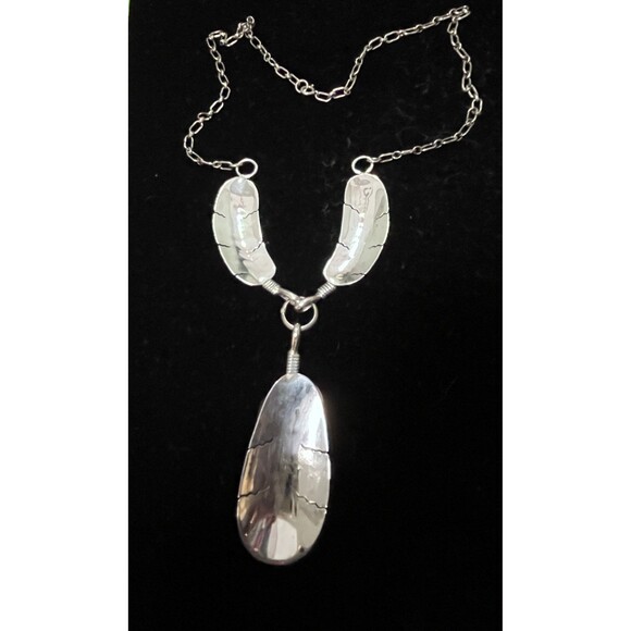 Navajo Sterling Spiny Oyster Feather Necklace #159 SIGNED - Picture 5 of 5